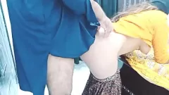 Jouer L'exotique Sobia Nasir dans une scène de sexe anal torride avec un chauffeur pakistanais pendant que Madame est absente