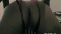 Abspielen Er weckt seine blonde Freundin mit blauen Augen sehr früh am Morgen und wünscht sich etwas