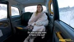 Jouer La modella di lingerie MILF pubblica Angelique Lapiedra brama il sesso duro e veloce in un taxi