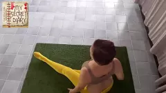 Oynat Halka Açık Kıvrımlı Yoga Tanrıçası: Çıplak Egzersizler ve Masajın Derlenmesi