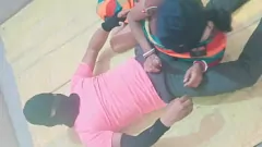 Reproducir La diosa regordeta del fitness se moja y se vuelve salvaje en lencería