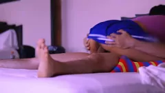 Jouer Une belle-soeur adolescente infidèle se fait surprendre en se masturbant avec son professeur