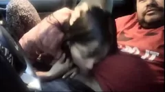 Jouer Montez-moi dans la voiture papa, je suis excitée - Chatte humide et gros cul de Candyboom