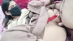 تشغيل زوج الأب وصديقه اشتعلت ممارسة الجنس مع فتاة كلية ديسي