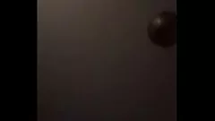 تشغيل الزوجان الهواة يصوتان بصوت عالٍ مع هزات كس مكثفة وضخورها