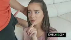 Jouer Stepdad Juan Largo non può resistere al fascino maturo di Gia Gia Paige