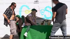 Afspelen Stapvader's ondeugende petite tiener stiefdochter Coco Lovelock in hardcore gratis gebruik taboe porno
