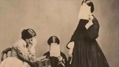 Odtwórz Hairy Lesbian Treachesa: A Vintage Cipsy Licking Orgy